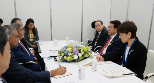 メロートラMicron CEOと赤澤経済産業大臣