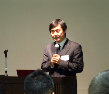 図1　FinFETの最新動向を述べる東京大学　平本俊郎教授