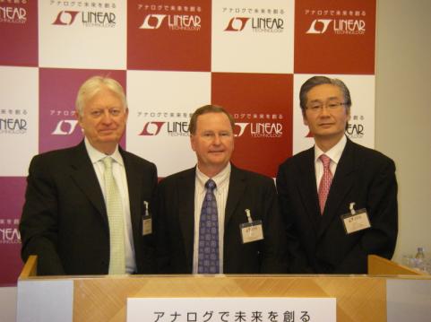 図1 リニアテクノロジー経営陣 左からスワンソン会長、マイヤーCEO、望月代表取締役