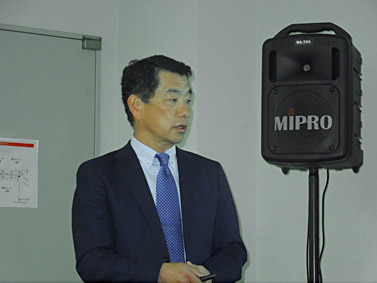 図1　インフィニオンジャパンの神戸肇氏　日本TIに30年在籍した経験を持つ