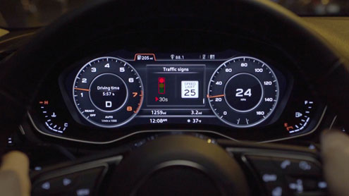 図2　Audiのフロントパネルでは交通信号機の情報が表示される　出典：Audi of America