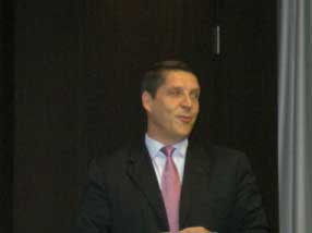 NXP SemiconductorsのPierre-Yves Lesaicherre氏