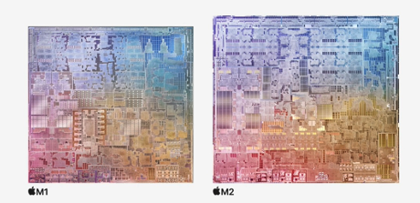図1　最新のM2チップ（右）　昨年発表のM1（左）よりも若干大きいがトランジスタ数は25%も増えている　出典：Apple