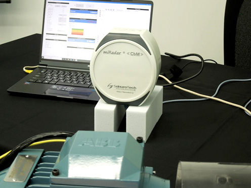 図1 ミリ波レーダーモジュールを搭載した振動センサ / Analog Devices, Inc.