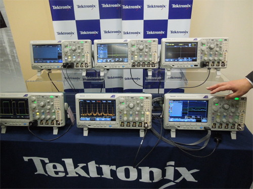 図1 1台に六つの機能を搭載するTektronixの測定器