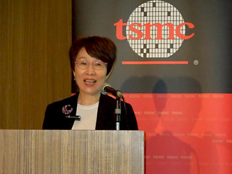 図1 TSMC社Corporate Communications部門シニアディレクタのElizabeth Sun氏