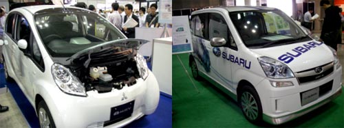 商品化された電気自動車 左は三菱自動車のアイミーブ、右はスバルプラグインステラ