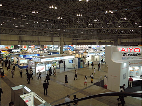 図 CEATECが開かれた幕張の会場 初日の特別公開日