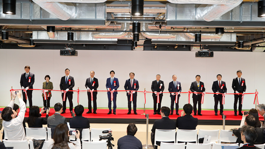 ��ԥ�������Ω����Ȳ��ϥ��󥿡�����Ư����